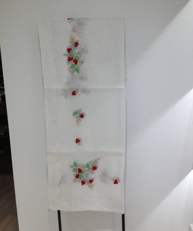 Toalha 72x108 morangos org.bco/bej